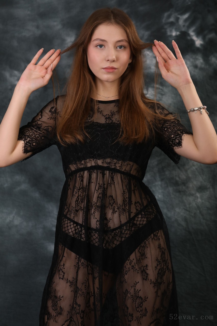 [222P] Alissa黑色高跟鞋写真