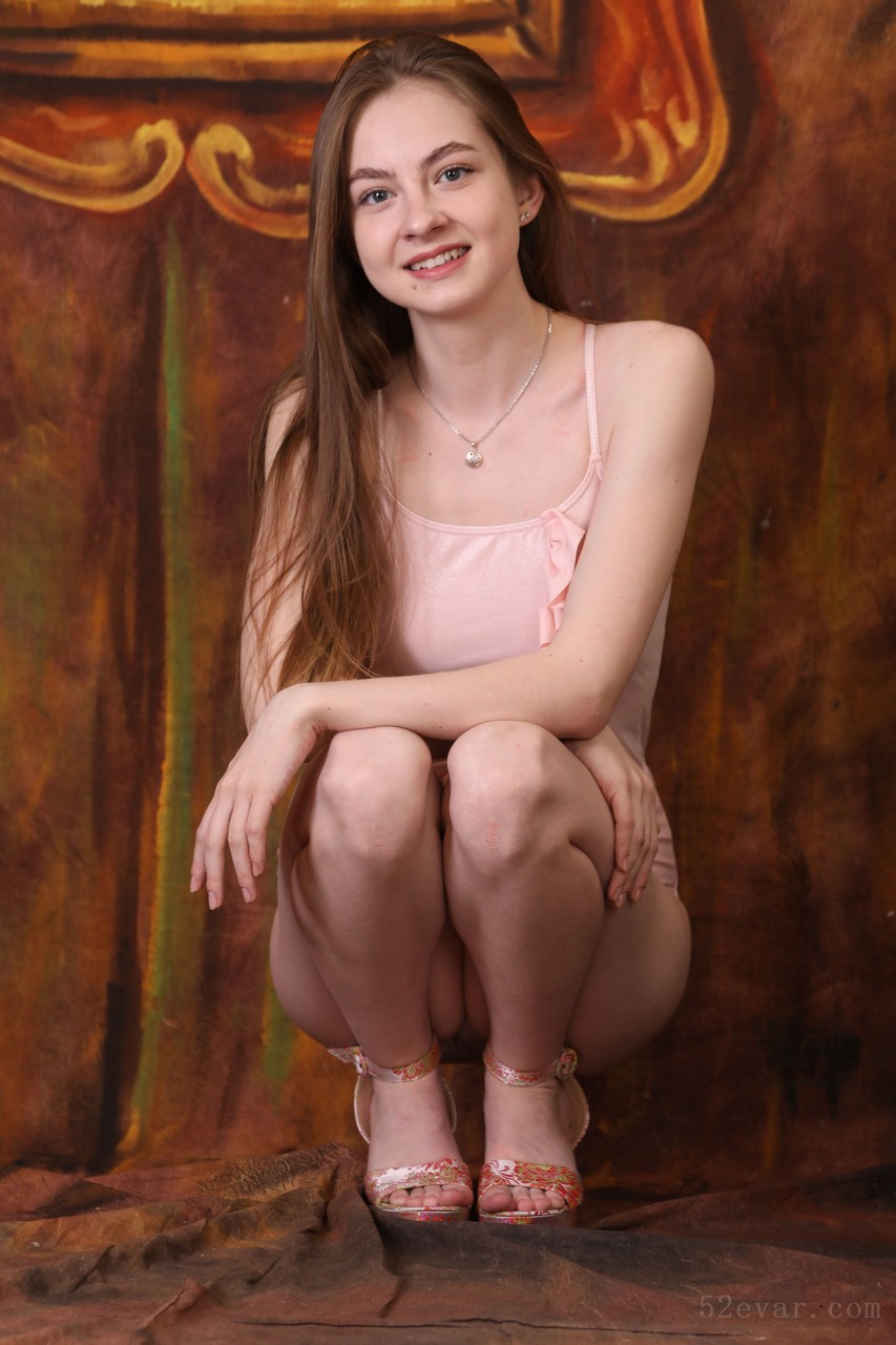 [221P+1V] Bella粉色连体装写真