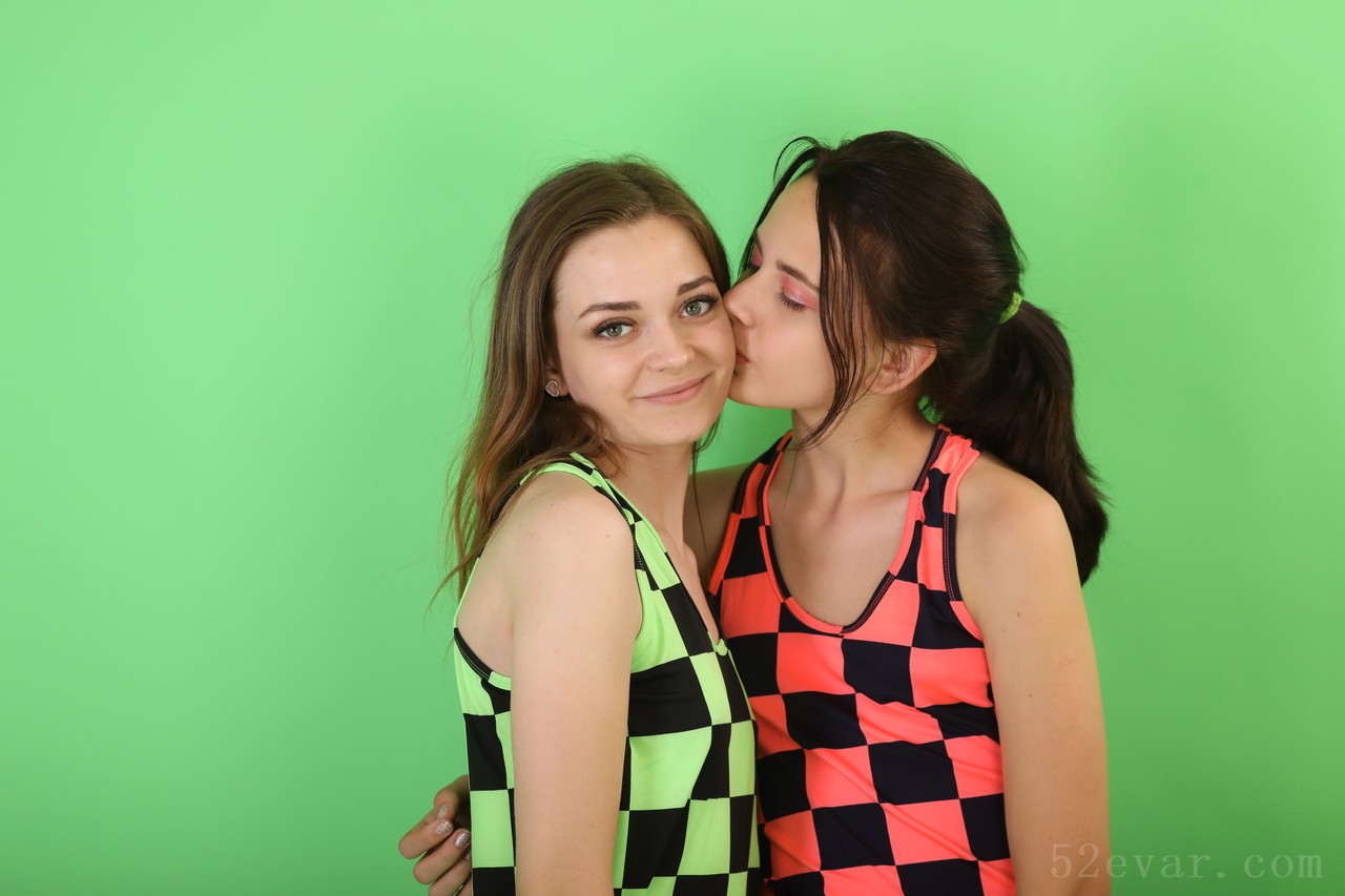 Multi短裙双人写真