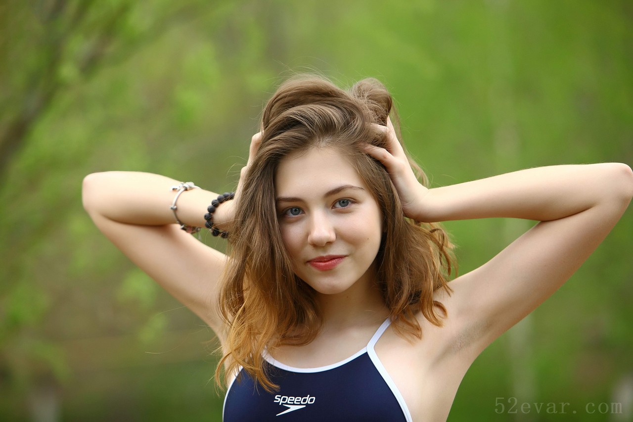 Alissa阳光运动装写真