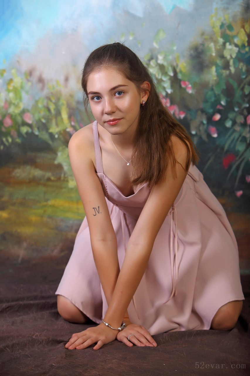 [221P] Alissa粉色连衣裙写真