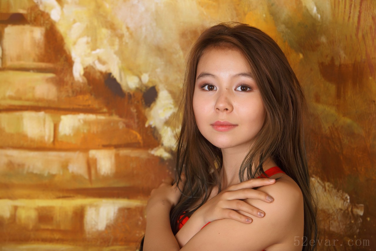 Jasmine圣诞红裙写真